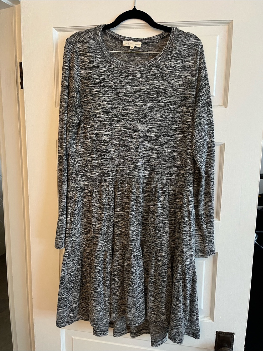Lou & Grey XS Gray Long Sleeve Tiered Dress
